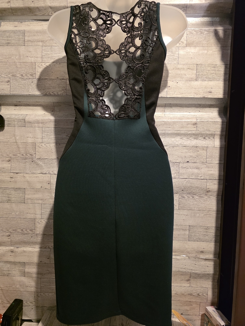 Sleeveless Dark Green Sheath Dress with Contrast Panels - Picture 3 of 3